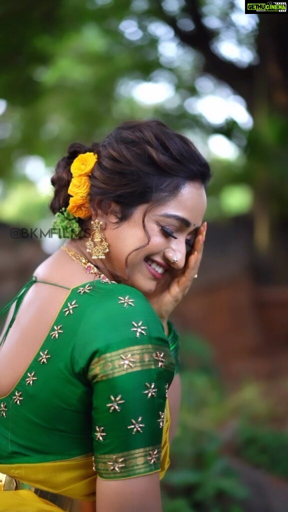Aashika Padukone Instagram - Kushi 💛 MUH: @praneetha_beautymakeover Saree: @leela_rithuscollections Jewellery: @star_caveonlinee Location: @annapurnastudios VC: @bkmfilms #traditional #saree #kushi #instadaily #trending #reels