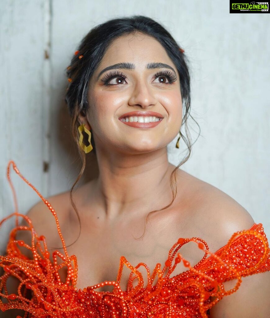 Aashika Padukone Instagram - Dazzling in Pop Orange at the Zee Telugu Awards 🧡✨ #Comingsoon #RedCarpet #Zeetelugu #ZTKA2023 #Staytuned #awardshowglam Styling: @greeshma_krishna.k Designer: @indusuresh_p Jewellery: @thetrinkaholic Makeover: @praneetha_beautymakeover Photography: @happy_portraits_photography
