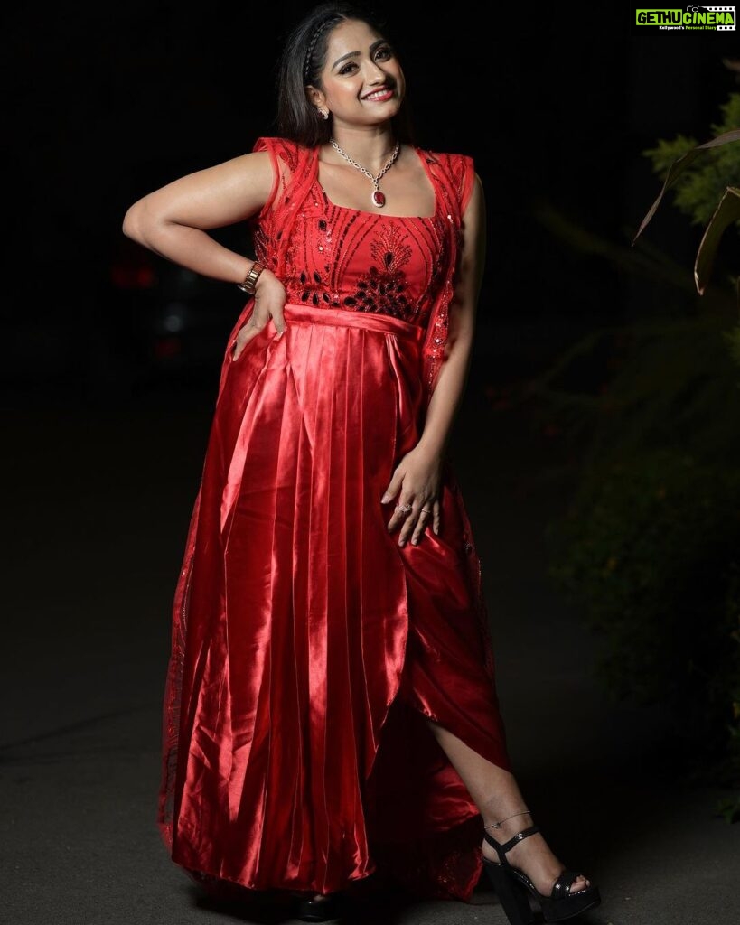 Aashika Padukone Instagram - Some fiery red mood! ❤‍🔥 Styled by:-@harinireddym Outfit:-@nsdesignerstudios Jewellery:-@kushalsfashionjewellery Makeover: @praneetha_beautymakeover Photographer: @happy_portraits_photography