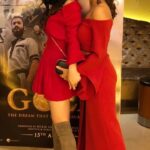 Aashka Goradia Instagram - Happy happy birthday Monobinaaaa Āpani sundara - bhitarē bā’irē Āpanāra janmadinē - āmi āpanāra susbāsthya kāmanā kari, Āmi āpanākē bhālabāsāra prācurya kāmanā kari, Āmi āpanākē sāphalyēra pāhāṛa kāmanā kari. Ami Tōmākē bhālōbāsi, Mouni (Maasi to be) . . . #birthdaygirl ♥️