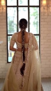 Aasiya Kazi Instagram - Mera Naam Ishq….. 🎶

MUA @makeupbyarpita 
Location @blabberallday
Hair @valajagruti 
Outfit @emiraasbyindrani 
Jewellery @chicasuu