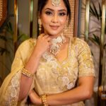 Aasiya Kazi Instagram - Modern Bride No Makeup Makeup look on this Beautiful TV Actress @aasiya_o9 ✨✨ It was a pleasure working with you🫰🏻 Makeup @makeupbyarpita Hairstylist @valajagruti Outfit @emiraasbyindrani @indrani_designerstore Jwellery @chicasuu Location @blabberallday ————————————————————— #mumbaimakeupartist #mumbaimakeup #modernbridal #nomakeupmakeup #naturalmakeuplook #delhimakeupartists #delhibridalmakeupartist #delhibrides #mumbaibrides #bridesofmumbai #bridalmakeupartists #celebritymakeupartists #celebritymakeuplook Mumbai, Maharashtra