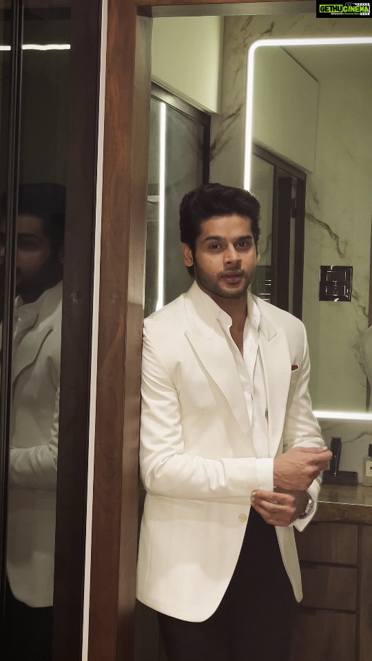 Abhimanyu Dasani Instagram - White sauce 🧑🏾🍳