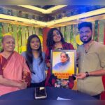 Abhirami Venkatachalam Instagram - Birthday celebration of our sweet @abhirami.venkatachalam from the sets of #GoodMorningBlacksheep ♥️ along with @shamnimahe 🤗 #birthdaygirl #birthdaycelebration #abhiramivenkatachalam #biggboss #rjjoe #vjjoe #blacksheep #happybirthday