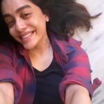 Abhirami Venkatachalam Instagram - Peace begins with a smile 🤍 #life #love #live #happy #vibes #positivevibes #abhiramivenkatachalam #kannamma #av #instagram #instagood #instamood #instalike #instalove #instapost #chennai #home #nomakeup #skin