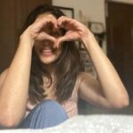 Abhirami Venkatachalam Instagram – Sending lot of love to heal your hearts fam🤍 #live #life #love #happy #vibes #heart #hugs #abhiramivenkatachalam #kannamma #av #instagram #instagood #instalove #instalike #instamood #instapost #chennai #home