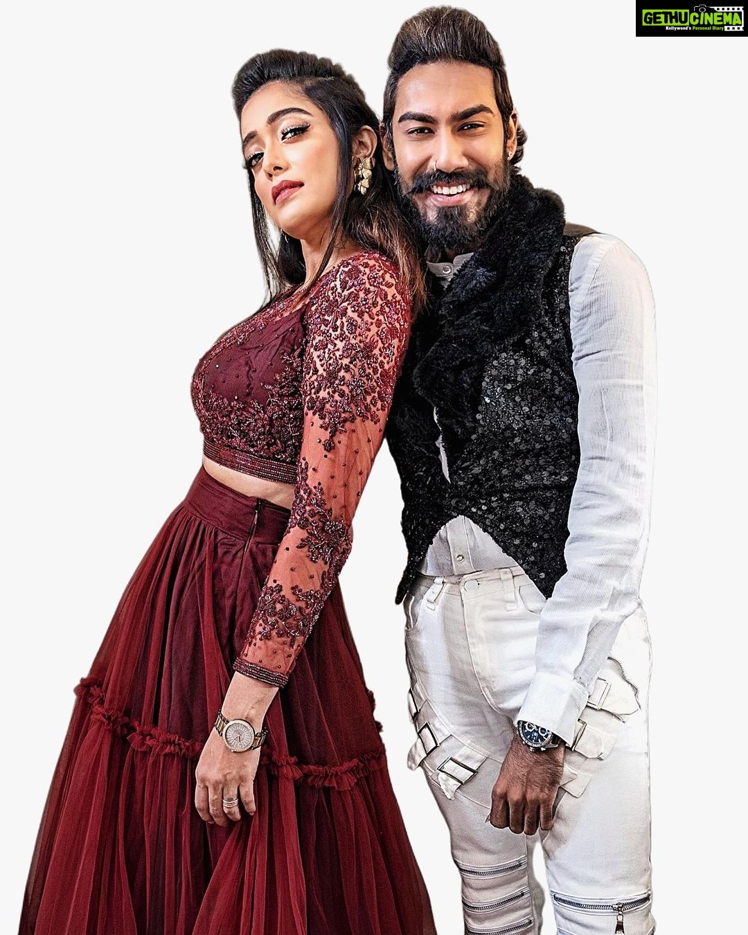 Abhirami Venkatachalam Instagram - My brother from malaysia, love your work as usual ♥️cya soon bro 🤗 @brriyanjohn.official #gajen Outfit- @nirali_design_house Hair&makeup- @brriyanjohn.official Photography- @mathnraj.e #life #love #live #happy #vibes #positivevibes #style #instagram #instagood #abhiramivenkatachalam #kannamma #av #instapost #instafashion #instalike #instalove #malaysia
