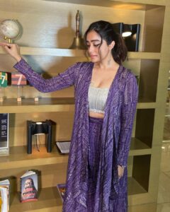 Abhirami Venkatachalam Instagram - She designed a life she loved💟 #life #love #live #happy #vibes #positivevibes #instagram #instagood #instalove #instalike #instamood #instafashion #malaysia GAJEN promotion Outfit- @nirali_design_house 🤍🤍🤍