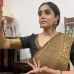 Abhirami Venkatachalam Instagram – காடுடையசுட லைப்பொடிபூசிஎன் உள்ளங்கவர் கள்வன்
Thevaram is such a beautiful verse on lord shiva (adavallan) 🙏🏼 sung by gnanasambandar 🙏🏼 the beauty of this verse is that we can choreograph it as a bhakthi offering or even a love struck scene with the beautiful shiva🙏🏼 
My fav bgm from Ponniyin Selvan… always in love with @arrahman music , pls do release the complete version of it sir can’t wait to listen to the whole thevaram 🙏🏼🙏🏼🙏🏼 I still can’t forget the moment I heard this tune while watching the movie … ponniyin selvar @jayamravi_official is opening the olaichuvadi from vanathi … what a scene ♥️ loved every bit of it✨ and this is a small dedication for the beautiful choreographer and my beloved master @brinda_gopal 😚 ( pizhai irundaal mannikavum 🙏🏼) 
PS- I do not own the rights for the audio .. reel done out of love #life #love #live #happy #vibes #ponniyinselvan #arrahman #maniratnam #abhiramivenkatachalam #kannama #jayamravi #ab #instagram #instareels #reels #chennai #home