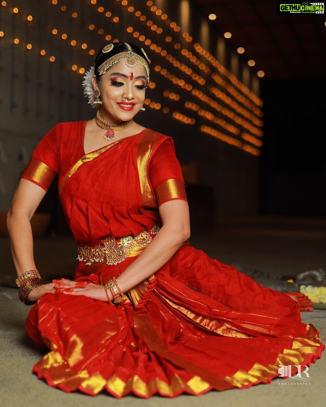 Abhirami Venkatachalam Instagram - Linga bhairavi temple salem . Inframe: @abhirami.venkatachalam MUA: @seldonartistry PC : @jo.mugi @drphotographytn30 VC : @karthi__ak_ #tiktok #travel #dance #bharatham #zee #zeetamil #tv #viral #zeetamil #vijaytelevision #television #trendingreels சேலம் Salem,Tamilnadu