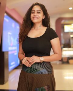 Abhirami Venkatachalam Instagram - Naanum neram 🖤 Photograph- @evidencemaker #abhiramivenkatachalam #av #kannamma #kanmani #jailer #special #show PS- I love you fam♥️
