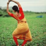 Abhirami Venkatachalam Instagram - You are the closest to heaven that IL be aum namah shivaya 🙏🏼✨ #dance #life #shiva #love #happy #pose #instapost #instagram #instagood #instalife #abhiramivenkatachalam #kannamma #ab #chennai Photography- @sat_narain