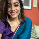 Abhirami Venkatachalam Instagram - Smile pls 💜💋 #post #favourite #saree #look #ootd #eyemakeup #smile #love #life #abhiramivenkatachalam #ab #kannamma #instagood #instagram #instapost