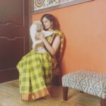Abhirami Venkatachalam Instagram - Happy Diwali fam ✨🪔💚 PC-Amma😚 #live #love #smile #light #festival #diwali #instagram #instapost #instalike #instalove #instagood #instafashion #saree #traditional #abhiramivenkatachalam #kannamma #ab #chennai #home