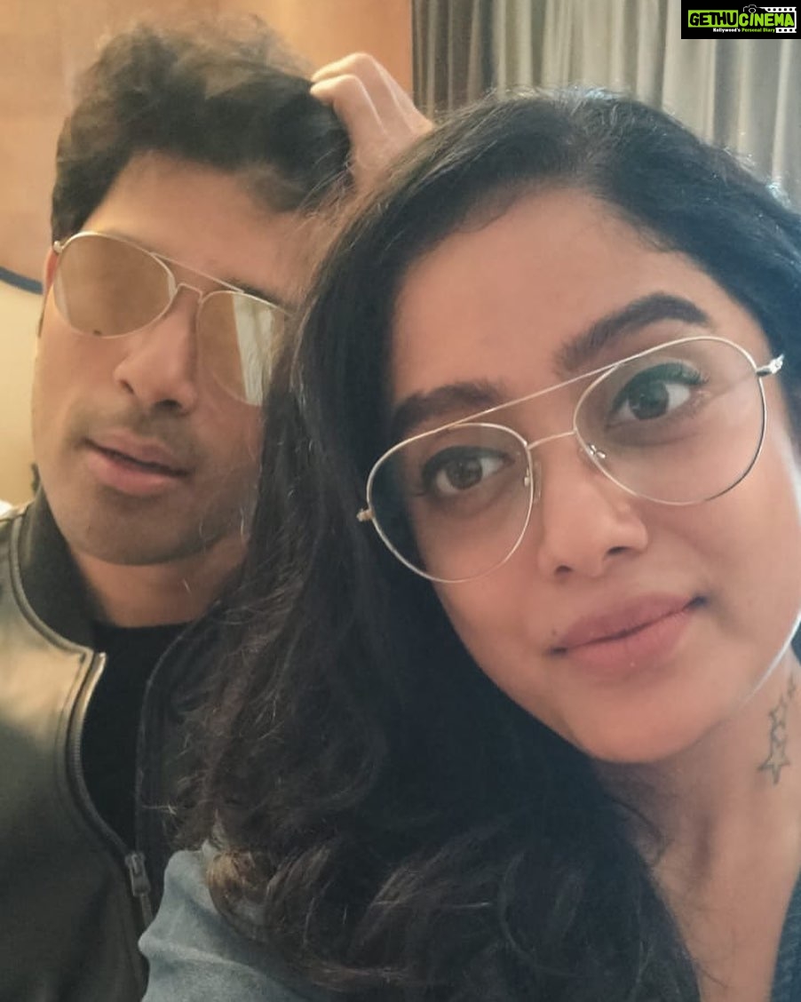 Abhirami Venkatachalam Instagram - So yea this is the only picture I have of ours hmm and it’s your birthday today so... happy happy happy birthday to the sweetest Pearson ever ♥️ @allusirish ... you are always a rock star ✨ #friend #sweetperson #happybirthday #allusirish #happy #memories #abhiramivenkatachalam #ammu #kannamma #insta #instagram #instastory #tamilcinema