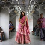 Abhirami Venkatachalam Instagram – Photo : @travelwithkannan 
In frame : @abhirami.venkatachalam 
Costume : @studio149 
Jewellery : @mspinkpantherjewel 
Makeover : @chisellemakeupandhair & @irismakeupandhair 
Associate : @idle_works

#travelwithkannan #abhiramivenkatachalam #studio149 #runaway #bride #train #chennai #costume #bridelook #bridelmakeup #studio #public #biggbosstamil #biggboss #fashionmodel #fashionweek #fashionistas #actress #tamilactress #fashiondesigner #metgala #vogue #voguemagazine #art #beauty #bonita #fashionphotography #model #indianrailways #realismag Chennai, India