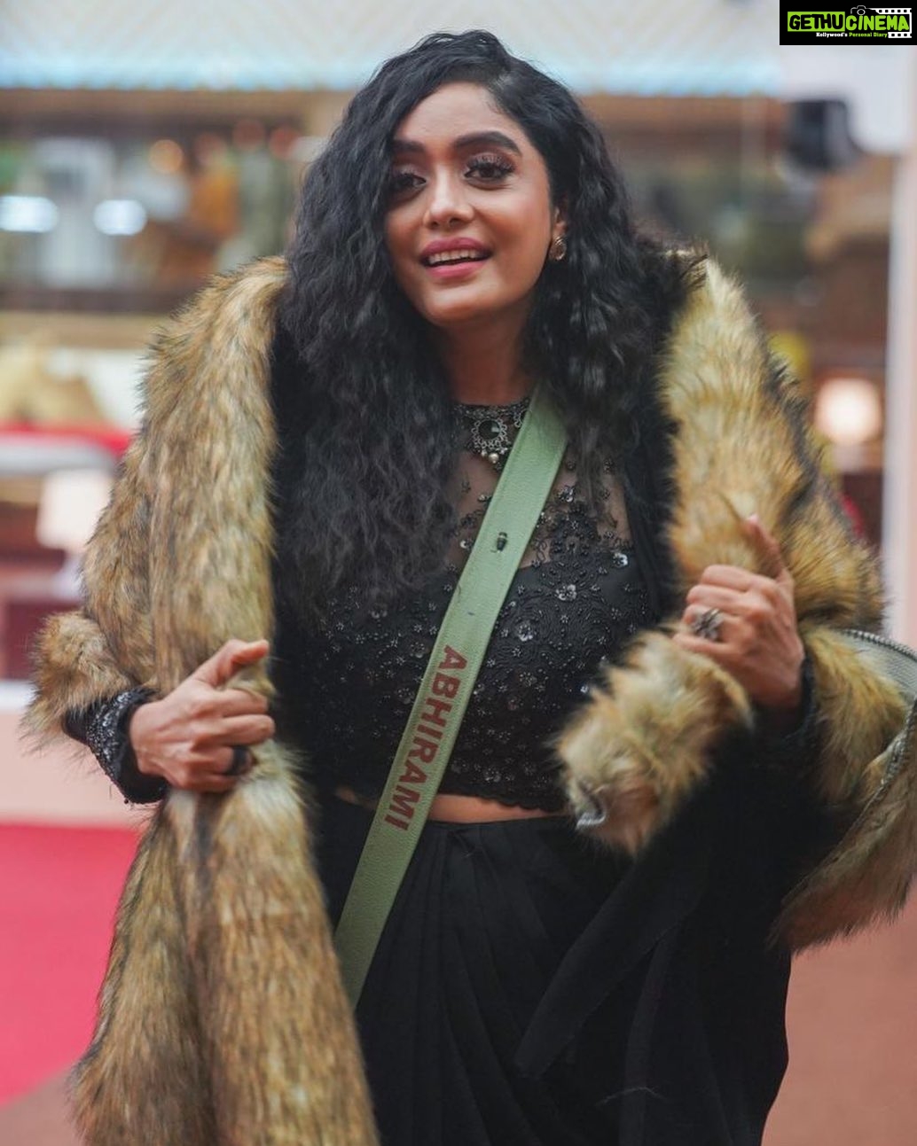 Abhirami Venkatachalam Instagram - My biggies house is always fun to be in... 🖤 I miss him ....thank you for freezing beautiful memories @moulishmoul PS- biggies kannamma ♥️ #bbott #life #positivevibes #love #enotions #memories #biggie #biggbosstamil #abhiramivenkatachalam #ammu #kannamma #instagram #instagood #instalife #abhi #chennai #tamilcinema
