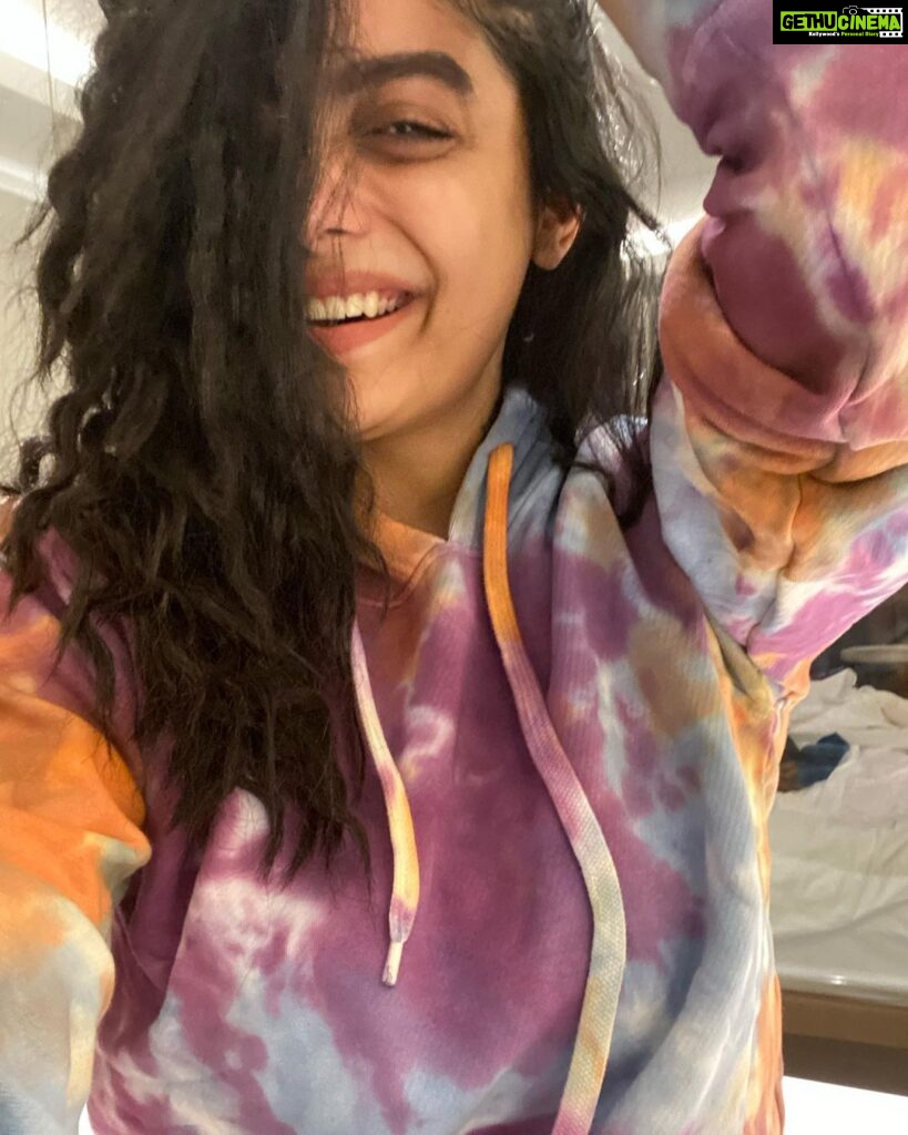 Abhirami Venkatachalam Instagram - @thetrippyclothing thank you so much for the hoodies and t-Shirts... it was super comfortable... everyone in biggies house also loved it 🤍 #casualoutfit #casual #love #colours #splash #vibe #positivevibes #humble #true #kindness #abhiramivenkatachalam #ammu #kannamma #hugs #kisses #instagood #instagram #instalove #insta #chennai #bbott #ultimate #abhs #ab