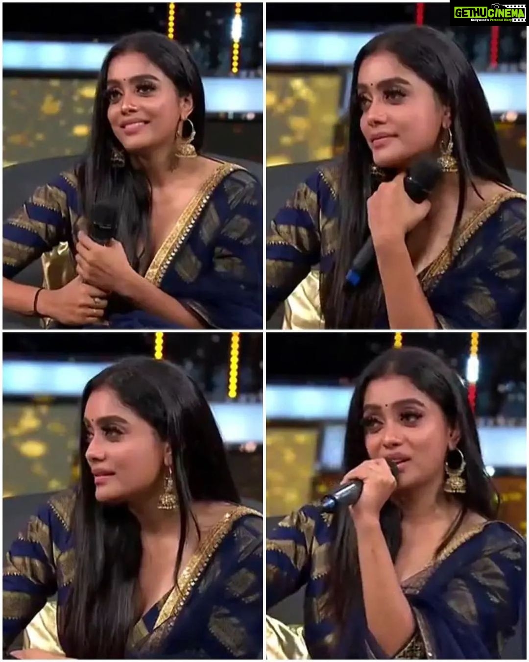 Abhirami Venkatachalam Instagram - My mind voice βbiggy enna kanna ladoothinna asaiya video ah? Hmmm interesting , rasagulla irukumla ahhhh extra sugar syrup venum β π finally finale is over ..... back to home... thank you so much for all the love really means a lot to me... always will give my love π― for all the unconditional love that you all showered on me... special thanks to my fam divya, sush, thanisha sis, etc.... sorry if I have missed names , but on the whole thanks to all my lovelies ... neenga illama naan illai makkale ππΌππΌππΌ.... kisses , hugs, lots and lots of positivity... mmmmmmwah πππππ€π¦πΈβοΈ yours loving- kannamma π«π ps- thank you for the edit @abhirami_holic π€ outfit- @suresh.menon π€π€π€