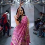 Abhirami Venkatachalam Instagram – Photo : @travelwithkannan 
In frame : @abhirami.venkatachalam 
Costume : @studio149 
Jewellery : @mspinkpantherjewel 
Makeover : @chisellemakeupandhair & @irismakeupandhair 
Associate : @idle_works

#travelwithkannan #abhiramivenkatachalam #studio149 #runaway #bride #train #chennai #costume #bridelook #bridelmakeup #studio #public #biggbosstamil #biggboss #fashionmodel #fashionweek #fashionistas #actress #tamilactress #fashiondesigner #metgala #vogue #voguemagazine #art #beauty #bonita #fashionphotography #model #indianrailways #realismag Chennai, India