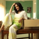 Abhirami Venkatachalam Instagram – Let’s pack all the best memories from 2021 & create more amazing ones in 2022🤍 outfit- @turmerikofficial styling- @preethinarayanan Art- @saranya_ravichandran #happiness #memories #smile #hugs #kindness #love #life #kisses #positivevibes #happy #vibes #abhiramivenkatachalam #ammu #yourstruly #kannamma #insta #instagram #instagood #instalife #instalike #chennai #tamilcinema #post #2022