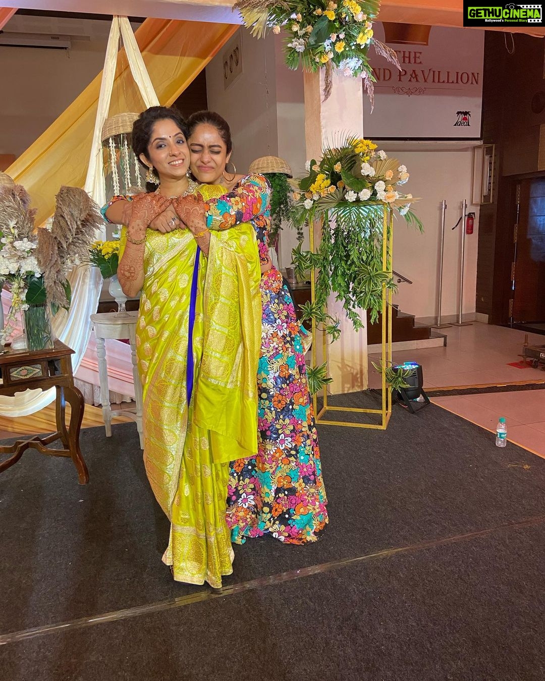 Abhirami Venkatachalam Instagram - Making a million friends is not a miracle , the miracle is to make a friend who will stand by you when millions are against you 🤍 and she always stood by me and will for her no matter what 🤍🤍🤍 gods blessing you are for me appu my chellam @aparna.ramkrishnan ...... I love you to the moon and back .... #friendship #love #trust #forever #bff #life #line #promise #smile #hugs #family #friend #kisses #emotional #abhiramivenkatachalam #ammu #chennai #wedding #tamilcinema