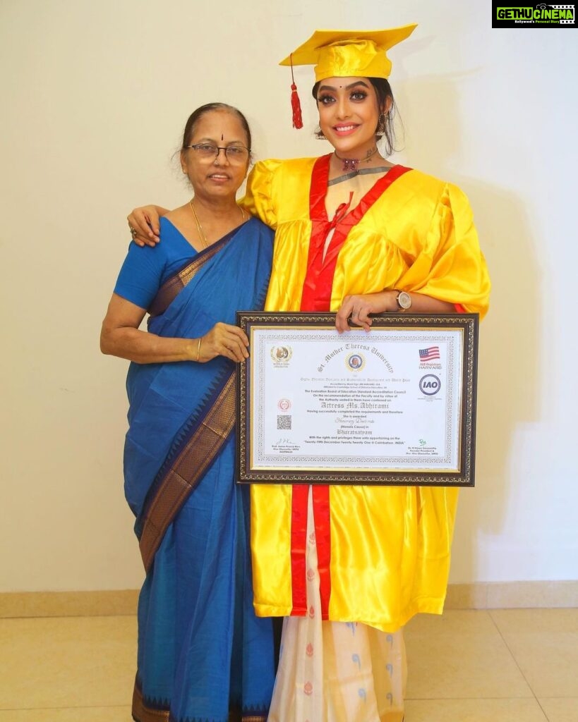Abhirami Venkatachalam Instagram - Finally a perfect post with amma and my honorary doctorate in Bharatanatyam 💛 thanks a ton to @j_o_h_n_a_m_a_l_a_n , just the word thanks doesn’t equal to your support and the recognition that you gave and got me sir , my heartfelt gratitude to you brother from another mother 🙏🏼 and thanks a ton to @indian_media_works for everything... #saree #best #day #memories #with #amma #doctorate #dance #love #life #happy #vibes #positivevibes #abhiramivenkatachalam #ammu #yourstruly #kannamma #insta #instagram #instagood #instalife #instalike #chennai #tamilcinema