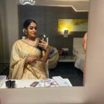 Abhirami Venkatachalam Instagram – Mirror selfie always gives you what you want 🤍🌸 loved the complete look … thanks my darlings @sakthi.makeover & @deetyaboutique … and @indian_media_works always love to be a part of whatever you ppl do… thanks for the doctorate too… means the world to me 🤍🤍🤍 #saree #traditional #smile #hugs #positive #vibes #happy #vibes #mirror #selfie #abhiramivenkatachalam #ammu #yourstruly #kannamma #insta #instagram #instagood #instalikes #instalife #chennai #coimbatore #tamilcinema
