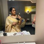 Abhirami Venkatachalam Instagram – Mirror selfie always gives you what you want 🤍🌸 loved the complete look … thanks my darlings @sakthi.makeover & @deetyaboutique … and @indian_media_works always love to be a part of whatever you ppl do… thanks for the doctorate too… means the world to me 🤍🤍🤍 #saree #traditional #smile #hugs #positive #vibes #happy #vibes #mirror #selfie #abhiramivenkatachalam #ammu #yourstruly #kannamma #insta #instagram #instagood #instalikes #instalife #chennai #coimbatore #tamilcinema