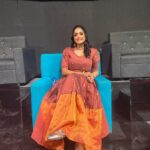 Abhirami Venkatachalam Instagram – Queen feel 🧡 DVD2 set  PC- @abhiraj_br  Outfit- @tamarachennai  Accessories- @bronzerbridaljewellery  Hair&Makeup- @pavihairandmakeup #fun #shoot #happy #vibes #positivevibes #laugh #love #smile #hugs #sleflove #memories #team #dance #abhiramivenkatachalam #ammu #yourstruly #chennai #tamilcinema