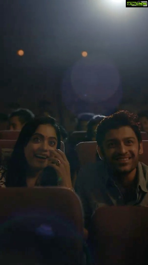 Abhirami Venkatachalam Instagram - @balaji_krish18 macha thanks for making me a part of this wonderful team... super happy working with this lovely director @gauthamkompala and my dream Dop @farookj ... anddddd last but not least my all time fav coactor @arvindsivakumar #kinokart #tvc #ad #shoot #movies #book #tickets #love #cinema #abhirami #abhiramivenkatachalam outfit- @magizham_boutique