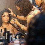 Abhirami Venkatachalam Instagram – Behind the scenes 😘. I love love love the team ♥️ thanks to my darlingsssssssss who made the day best ….. you people mean a world to me mmmmwah 💋💋💋💋 Outfit- @nirali_design_house  Makeup- @pavihairandmakeup  Hair- @margaret.kumar.3  Photography- @vino_francis_roy  #bts #fun #love #life #crazy #me #friends #for #ever #best #look #love #self #positive #day #vibe #shoot #vijaytelevision #show #murattusingles #abhirami #abhiramivenkatachalam