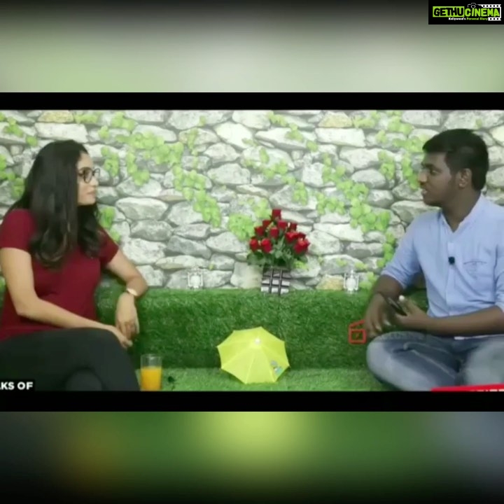 Abhirami Venkatachalam Instagram - Aww this is such an amazing moment... thanks for the edit my fam @abhirami.army_kanamaa ...I love talking about my thambi and amma ♥️ yes iam tharalocal when I speak tamizh 😝 #brother #love #Kichu #memories #blessed #throwback #interview #fun #laugh #positive #nohate #hugs #fairykisses #me #time #abhirami #actor #tamizh #proud #indian #abhiramivenkatachalam #kalakshetra #dancer #yogini #peace