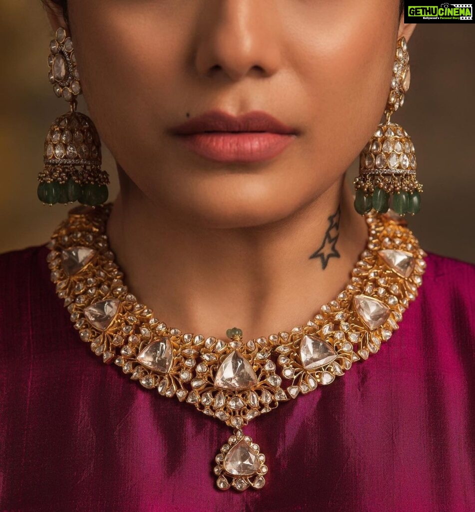 Abhirami Venkatachalam Instagram - Jewellery: @rajatamaya Photography : @parvathamsuhasphotography Makeup : @salomirdiamond Blouse : @sruthikannath22 Studio : @uvi_photostudio