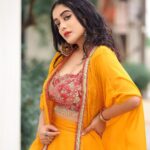 Abhirami Venkatachalam Instagram - Mehendi look for my besties mehendi function 💛 Photography- @haran_official_ Hair&makeup- @pavihairandmakeup ♥️ Assisting- @makeover_by_maggie ♥️ Outfit- @thorkal_couture_official ♥️ Thank you haran for editing it in less than 24hrs , quick shoot but quality one 😉 thank you my Esther pattu for the beautiful outfit stitched in less than two days and last but not least my babies @pavihairandmakeup & @makeover_by_maggie always there for me and perfectionist duo ..... #mehendi #look #traditional #yellow #love #outfits #crazy #me #kisses #hugs #diwali #feel #chennai #tamilcinema #abhiramivenkatachalam #ammu