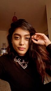 Abhirami Venkatachalam Instagram - Poda anda andavaney namma Pakkam irukaan ♥️ first reel 💋 #rajiniism #superstar #rajinikanth #icareadamnhaters #trust #yourself jewellery- @rajatamaya ( reply for haters )
