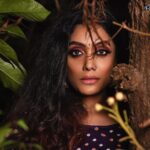 Abhirami Venkatachalam Instagram - Become one with the nature , nature has its own way to take you till the divine 💜 Photography- @theindianphotography Hair&makeup- @sridevirameshartist Outfit- @tamarachennai