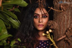 Abhirami Venkatachalam Instagram - Become one with the nature , nature has its own way to take you till the divine 💜  Photography- @theindianphotography  Hair&makeup- @sridevirameshartist  Outfit- @tamarachennai