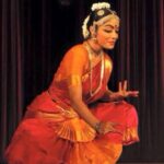 Abhirami Venkatachalam Instagram - Throwback from final year Kacheri Javali-“Merakadu lechi ra ra, era naa saami” Ragam-Athana Thalam- Adi Composer-pattabiramayya Choreography- Briga basal.... I could still feel the heartbeat of that moment, the result for all the pain that we went through and the efforts that we had put throughout the journey of learning experience in the temple of arts (Kalakshetra). Every moment in rukmini arangam stage was magical . I still remember the moment we walked in for alarippu my eyes were filled with tears , I could hardly see the audience. Every step that was danced reminded me of the memories from day1 of my journey with the kshetra 🙏🏼 I miss every second of breath that I took in my Kalakshetra. Yes the journey was not easy , every kalakshetriyan would know that ... but this will be the ever green memory of my life . I feel so blessed to be the alumni of Kalakshetra. Sometimes I feel life then was more peaceful ☺️