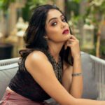 Abhirami Venkatachalam Instagram - Strength doesn’t come from winning , do not pray for easy life.... makeup- @artistrybyolivia Hair- @jayashree_hairstylist jewellery- @bcos_its_silver Photography- @prachuprashanth