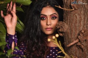 Abhirami Venkatachalam Instagram - Become one with the nature , nature has its own way to take you till the divine 💜  Photography- @theindianphotography  Hair&makeup- @sridevirameshartist  Outfit- @tamarachennai