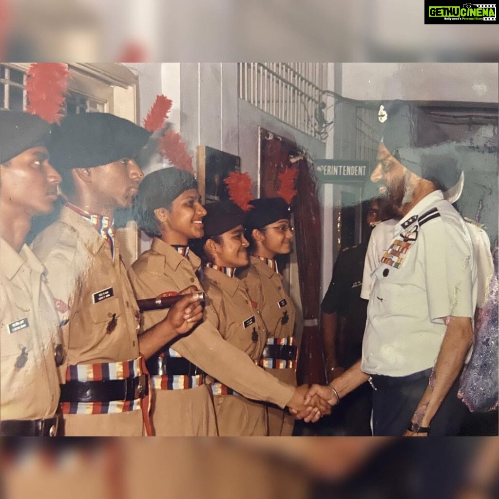 Abhirami Venkatachalam Instagram - The best school days memories ever in my life ...Republic Day parade memories (year2003).. only jw from Madras.....🇮🇳 ♥️