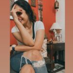Abhirami Venkatachalam Instagram - Do not take life too serious you will never get out of it alive 😄 #life #live #love #happy #vibes #positivevibes #abhiramivenkatachalam #av #kannamma #kanmani #instagram #ınstagood #instamood #instapost #home PS- live smile repeat 🔁 ✨