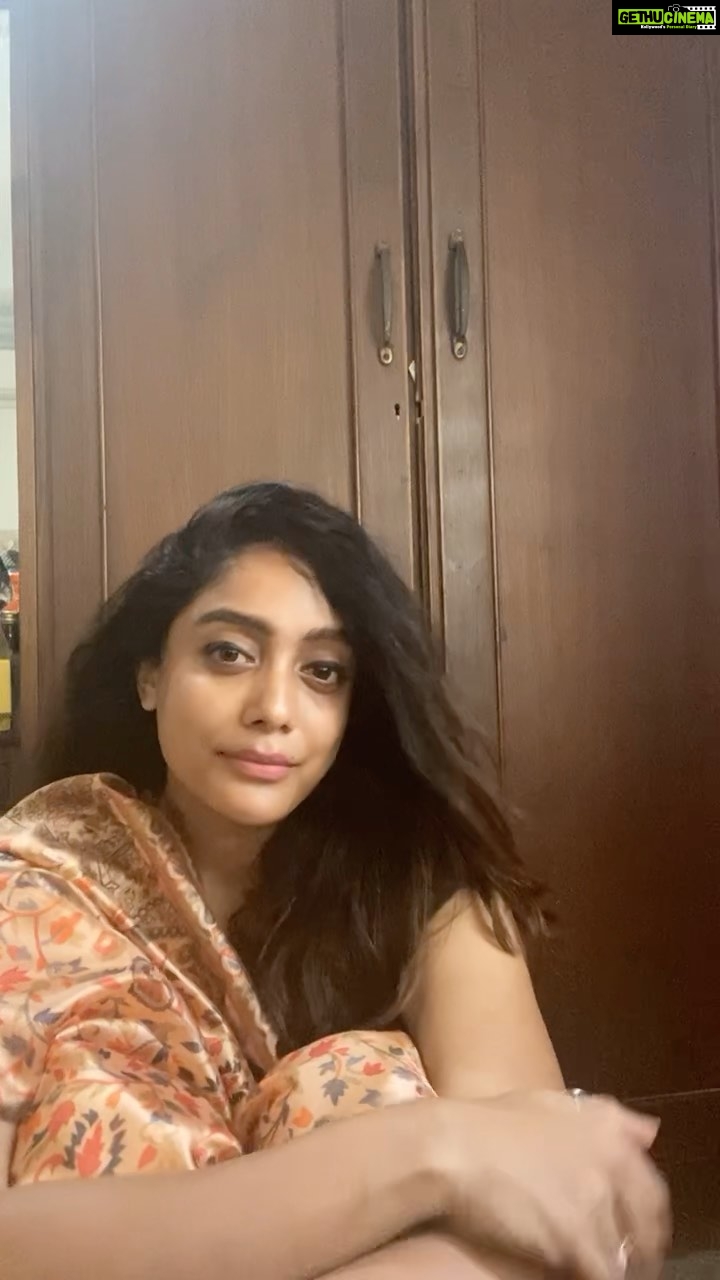 Abhirami Venkatachalam Instagram - Maya ✨(jo mam 😍and surya sir 😍) #reels #life #love #live #fun #happy #vibes #positivevibes #abhiramivenkatachalam #av #kannamma #kanmani #instagram #instagood #instalove #instamood #instalike #instareels #saree #sareelove #fashion #instafashion #home #gowthamvasudevamenon #movies PS- thank you for this beautiful saree meharu ♥️🤗✨💌 @princess1238890