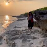 Abhirami Venkatachalam Instagram - As I look from the edge of the ocean 🌊🐠🌅🐚🦀🐋💌 Video credits - @sg3.mma #life #live #love #happy #vibes #positivevibes #universe #cosmos #abhiramivenkatachalam #av #kannamma #kanmani #instagram #instadaily #instatravel #instareels #reels #instamood #instalike #instalife #lakshadweep #island #pisces #piscesqueen PS- connecting with the universe through nature ✨ Tq @everybodycanyoga @ammathi.scuba 🙏🏼🙏🏼🙏🏼 Agatti Island, Lakshadweep