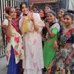 Adah Sharma Instagram - Blessings around the clock... TICK TOCK TICK TOCK TICK TOCK ⌛🕰️🫀🫀🫀 I promised I would share 🫀 Dupatta and mask ke saath they found me 😍 For those who haven't heard of 1920 , reenacting the tick tock tick tock scene from it in the last swipe 😘😘