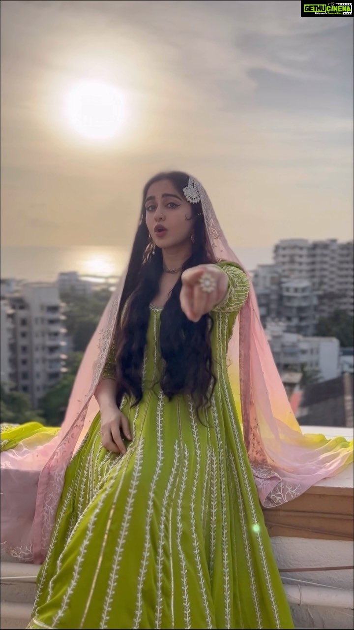 Adah Sharma Instagram - Kya aap Dagaabaaz ho? Humein zinda rehne do pe eagle ki timing dekhoooo! 🦅❤️ #tseries #BhushanKumar @ghuggss @jubin_nautiyal @rochakkohli @theofficialnusrat @abhishek_as_it_is @adil_choreographer @rajchanana @shivamchanana @sanjoyd