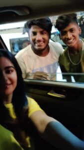Adah Sharma Instagram - I promised these boys ki main yeh Instagram par share karoongi 🫀♥️ P.S. kabhi kabhi being stuck in traffic jams is nice 🤠