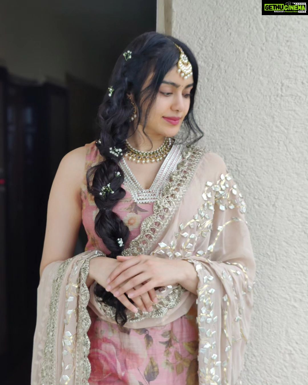 Adah Sharma Instagram - Kaanton ko murjhane ka khauf nahin. Phool to murjhha jaate hain, lekin kaante daaman thhaam lete hain😁😛😜 #MoralOfTheQuoteDontBeAFoolBeAKaanta🌸✒️ #AlsoiDidNotSayThisAnarkaliDidSoDontHoldMeResponsibleIfYouBecomeAFoolOrAKaanta Outfit- @mirpurimaheka Jewellery- @rubans.in 👗@juhi.ali 💇♀️@snehal_uk #100YearsOfAdahSharma #adahsharma