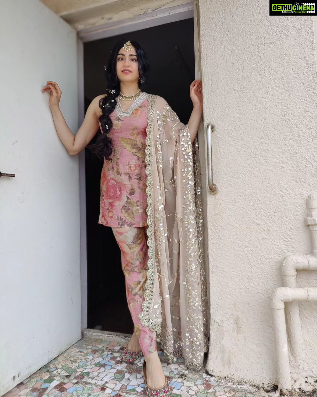 Adah Sharma Instagram - Kaanton ko murjhane ka khauf nahin. Phool to murjhha jaate hain, lekin kaante daaman thhaam lete hain😁😛😜 #MoralOfTheQuoteDontBeAFoolBeAKaanta🌸✒️ #AlsoiDidNotSayThisAnarkaliDidSoDontHoldMeResponsibleIfYouBecomeAFoolOrAKaanta Outfit- @mirpurimaheka Jewellery- @rubans.in 👗@juhi.ali 💇♀️@snehal_uk #100YearsOfAdahSharma #adahsharma